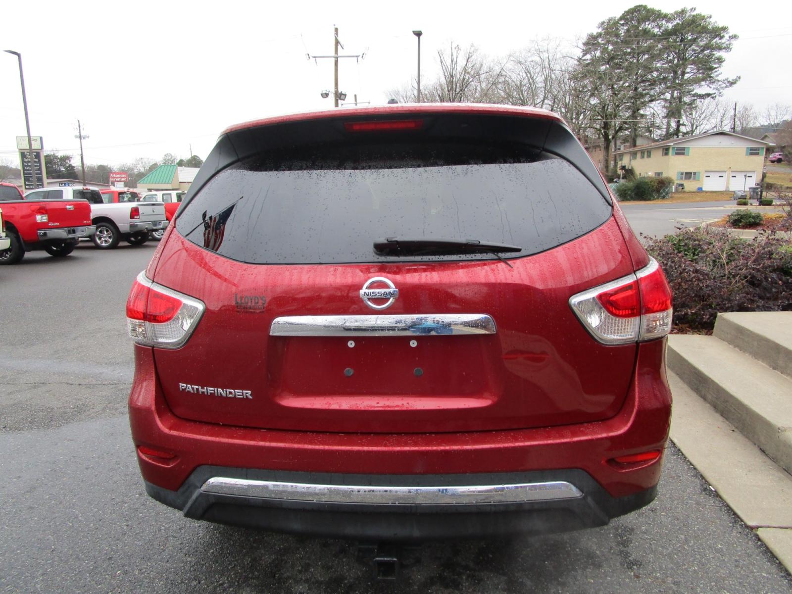 2014 RED Nissan Pathfinder (5N1AR2MN9EC) , located at 1814 Albert Pike Road, Hot Springs, AR, 71913, (501) 623-1717, 34.494228, -93.094070 - Photo #5